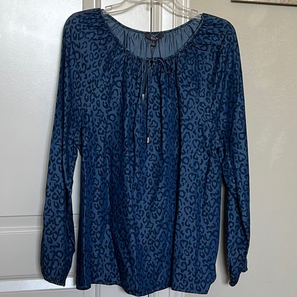 NYDJ pheasant leopard print chambray top - Picture 2 of 6